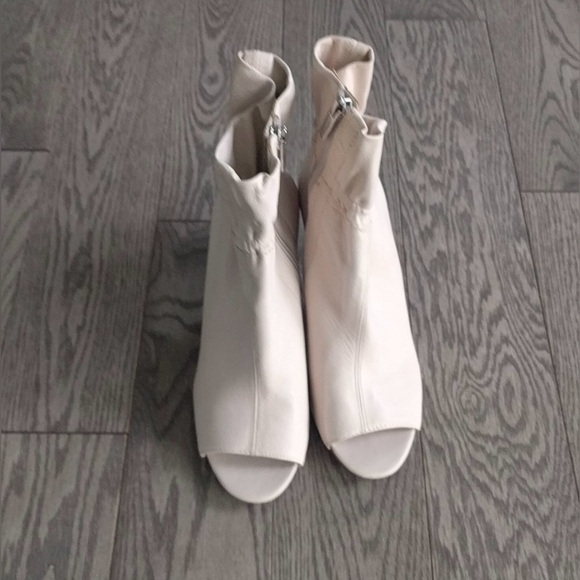 Vince Camuto Soft Leather Heels - Picture 3 of 10